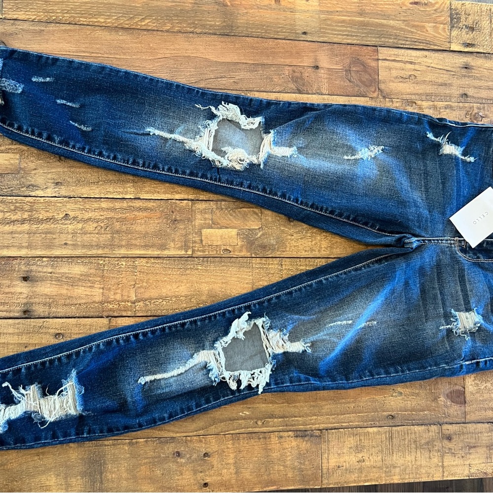 Cello destructed stretch jeans. NWT. Size 5